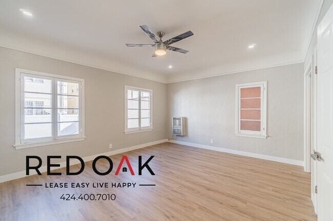 Building Photo - Sunlit and Spacious One Bedroom with Beaut...