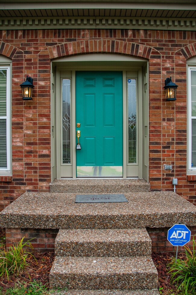 Building Photo - 4015 Hurstbourne Woods Dr