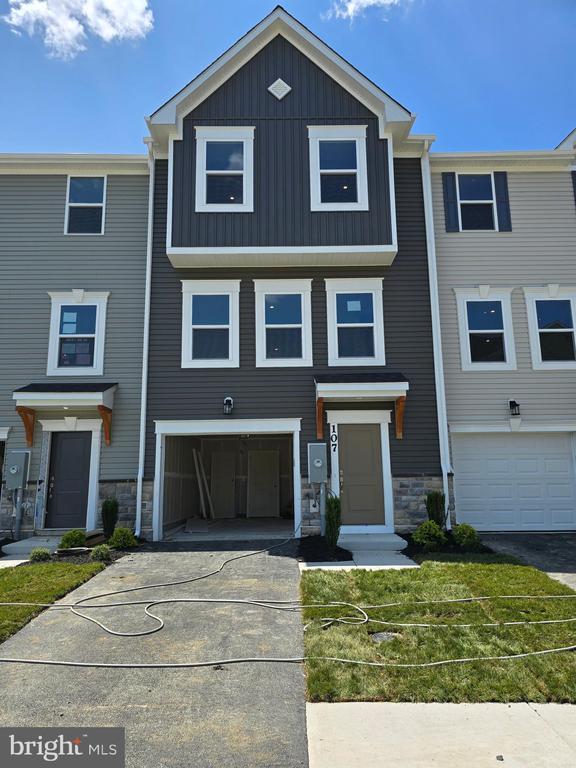 Foto principal - 107 BOONE Ct