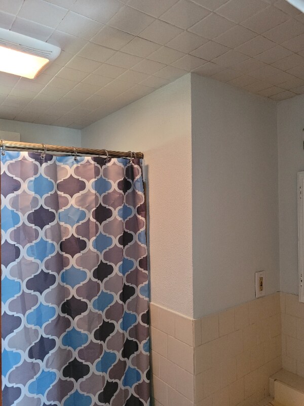 10 Lamoureux Blvd Unit 2, North Smithfield, RI 02896 Room for Rent in