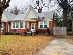 Building Photo - 809 Cedar Terrace