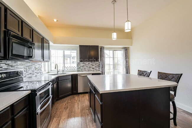 Building Photo - 9985 E Hawaii Pl