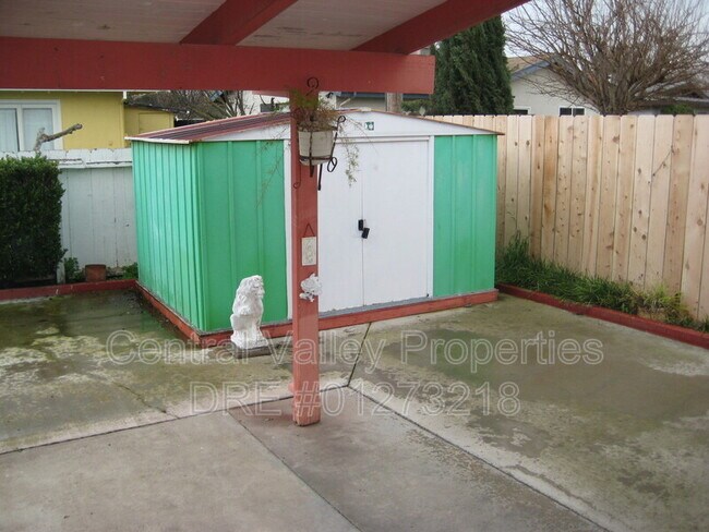 Building Photo - 239 Portola Way