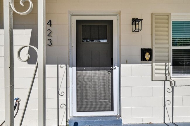 Building Photo - 423 E 10th Ave