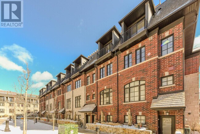 Photo du bâtiment - 35 Lunar Cres