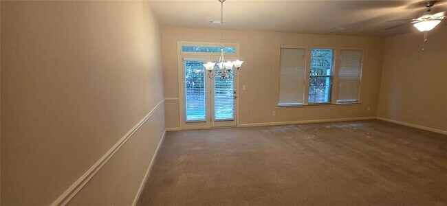 Foto del edificio - 3912 Brockenhurst Dr
