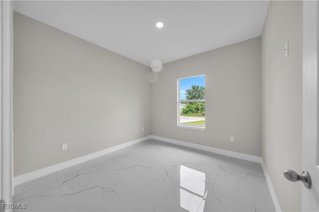 Building Photo - 543 McArthur Blvd