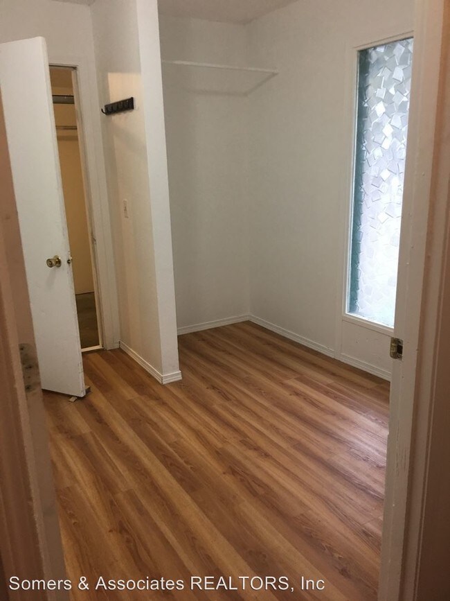 Foto del edificio - 108 Maple Dr