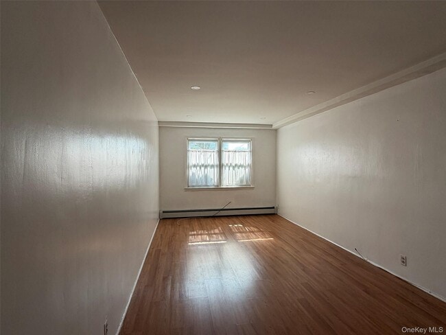 Foto del edificio - 39-03 216th St