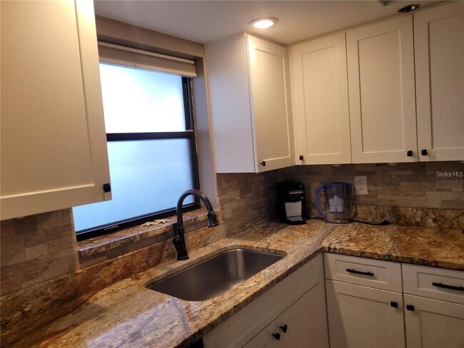 Foto del edificio - 104 Capri Isles Blvd