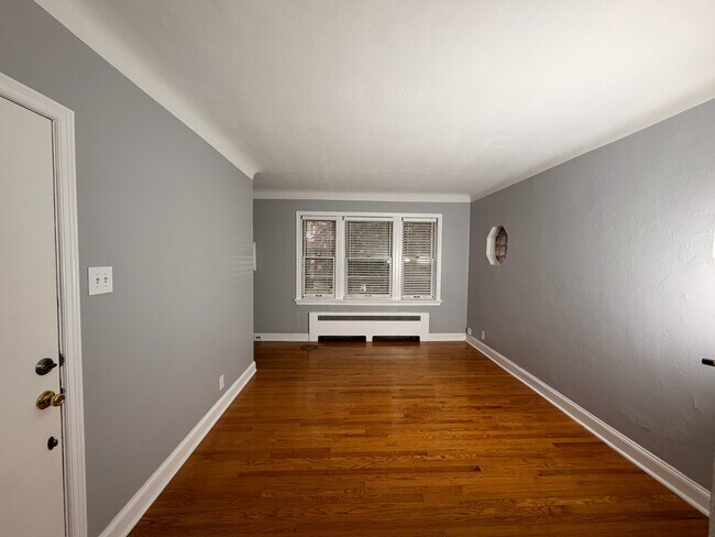 Foto del edificio - 6618-6620 Devonshire Ave