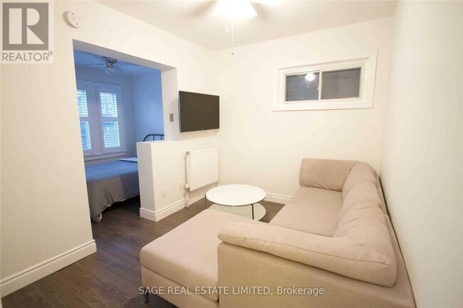 Building Photo - 8 Brookmount Rd