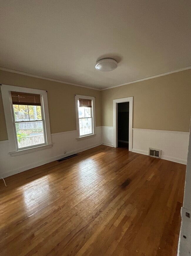 Building Photo - 39 Springdale Ave