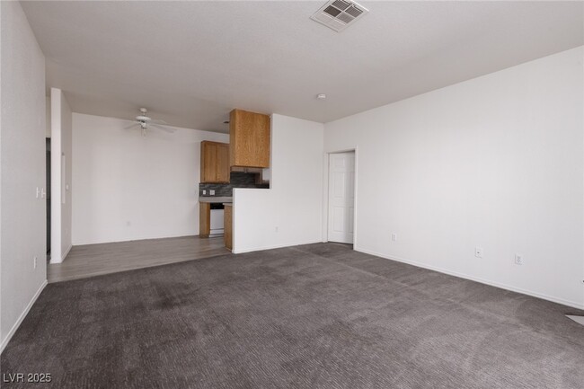 Foto del edificio - 4730 E Craig Rd