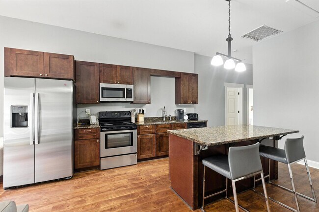 Foto del edificio - North Thomas 472-492