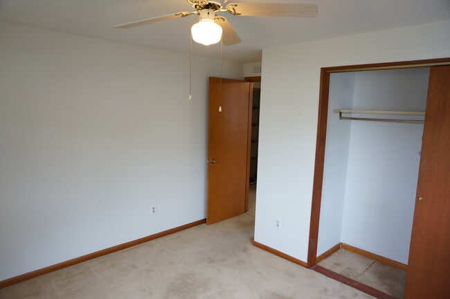 bedroom - 4 Sanford St