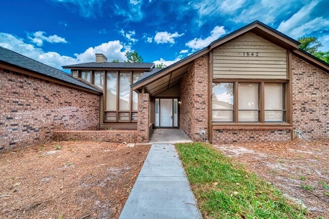 Foto del edificio - 1542 Sugarwood Cir