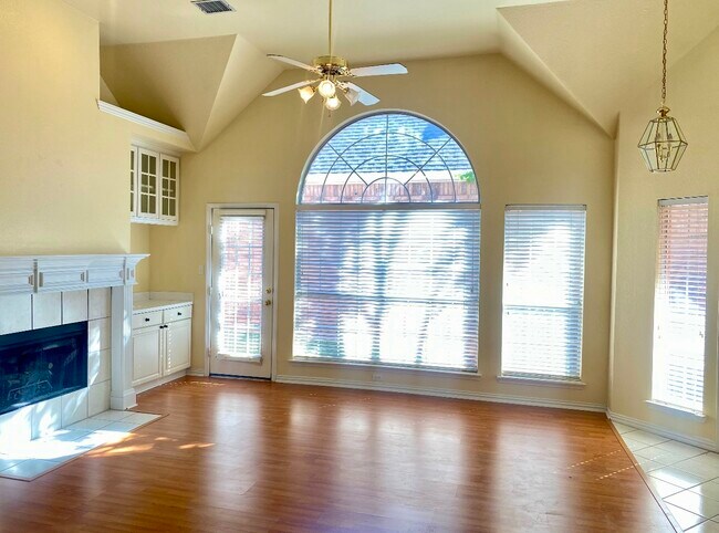 Foto del edificio - 8412 White Sands Dr