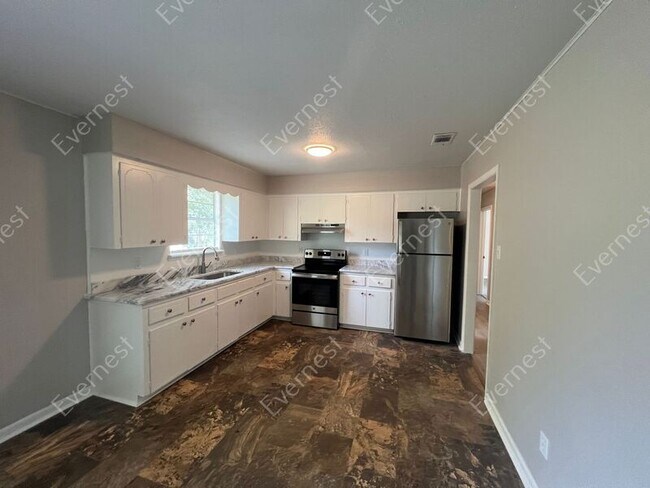 Building Photo - 4806 Greenfield Dr