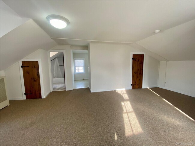 Foto del edificio - 6 Willow Ave