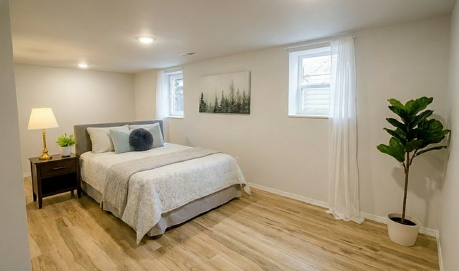 Foto del edificio - 4551 4th Ave NE