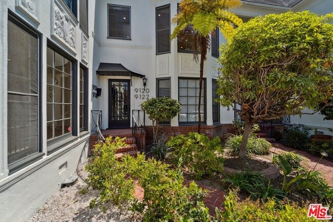 Foto del edificio - 9122 W 3rd St