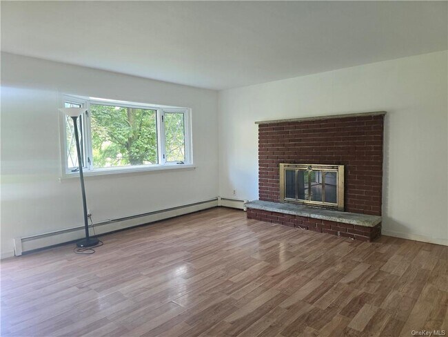 Building Photo - 5 Aspen Ct