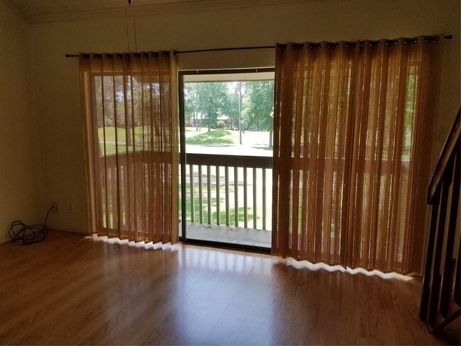 Foto del edificio - 12900 Walden Rd