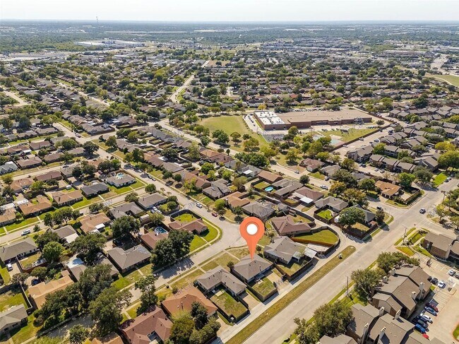 Building Photo - 1029 Field Trail Dr