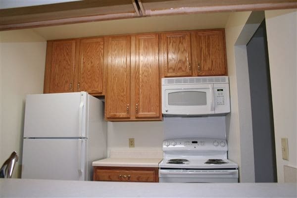 Kitchen 3 - Highland Terrace Apartments