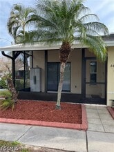Building Photo - 5111 SW Courtyards Ct