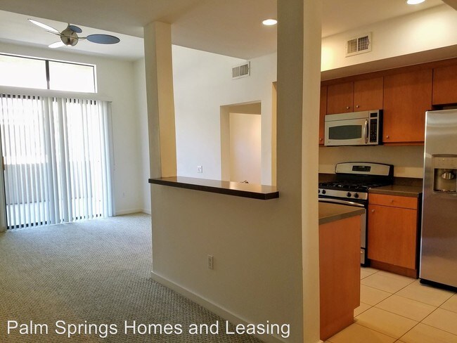 Building Photo - 940 E Palm Canyon Dr