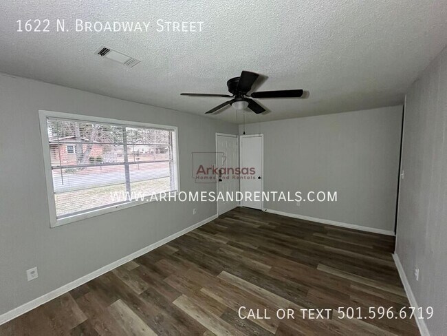 Foto del edificio - 1622 N Broadway St