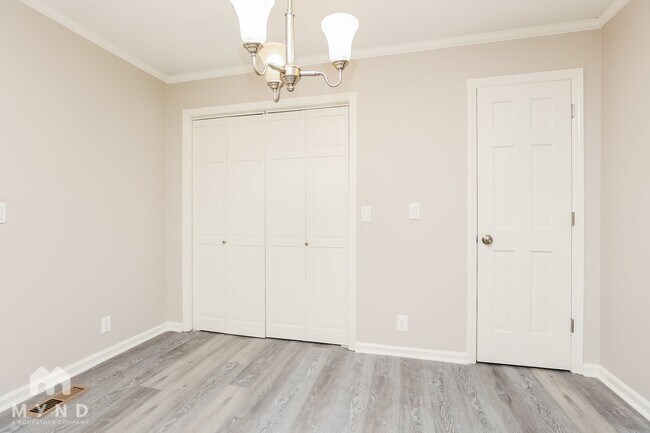 Foto del edificio - 907 Briar Ct