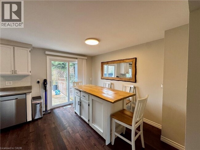 Building Photo - 129 Edward St