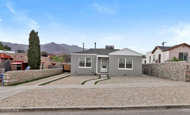 Building Photo - 2105 Happer St