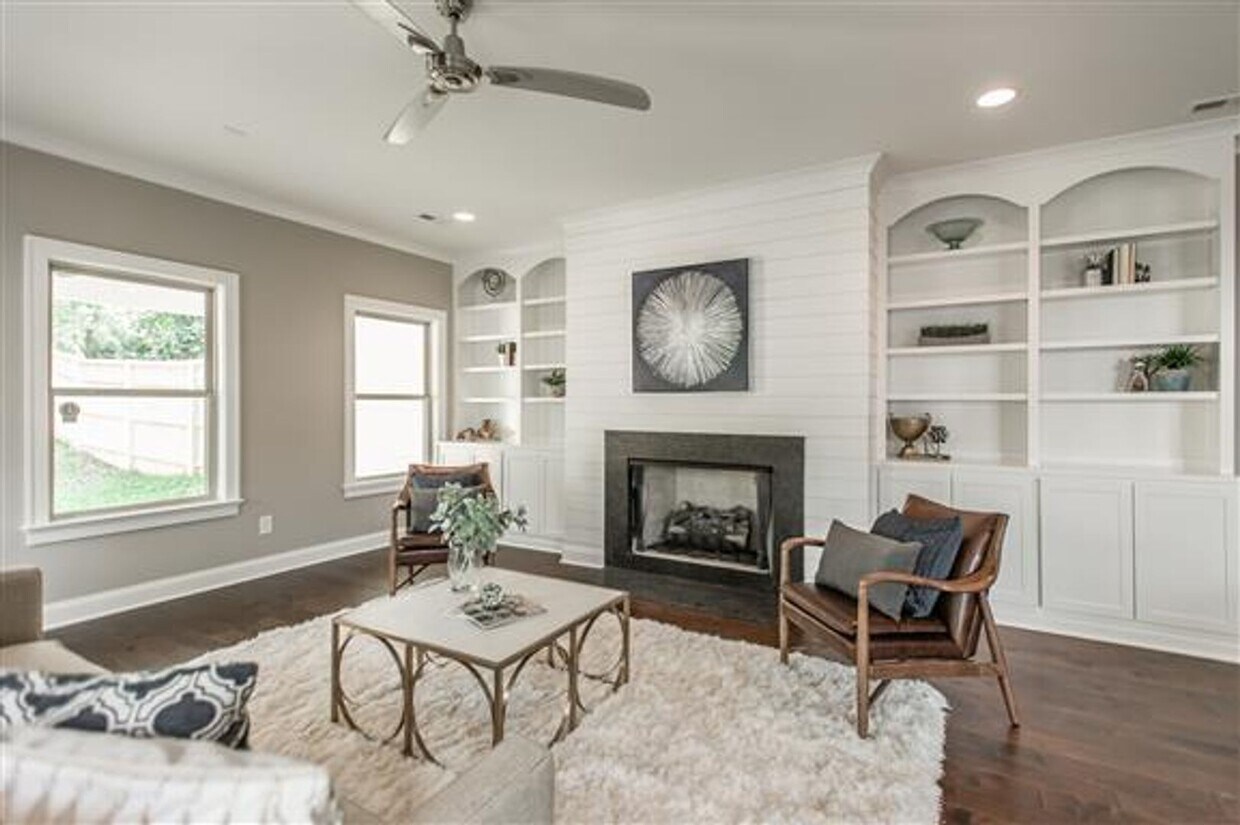 Foto principal - Huge East Nashville Home just steps to the...