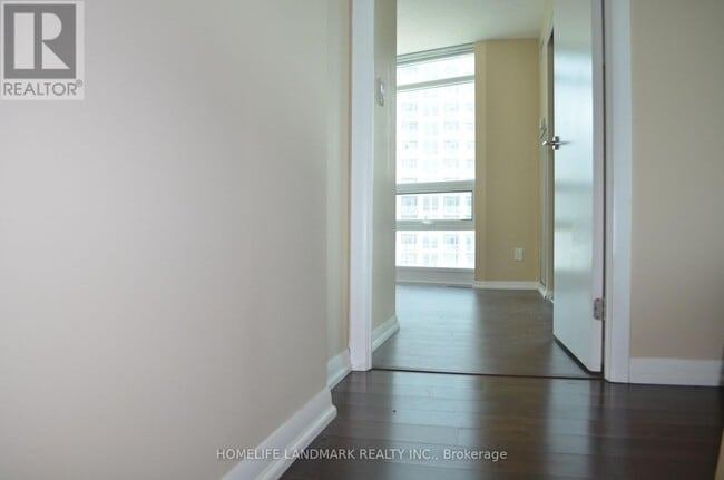 Photo du bâtiment - 215 Fort York Blvd