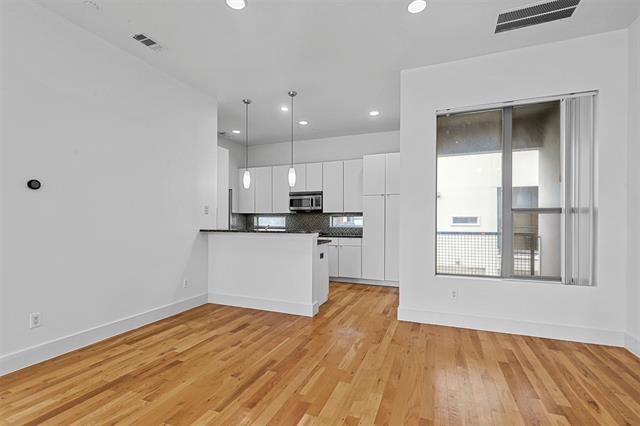Foto del edificio - 1600 N Haskell Ave.