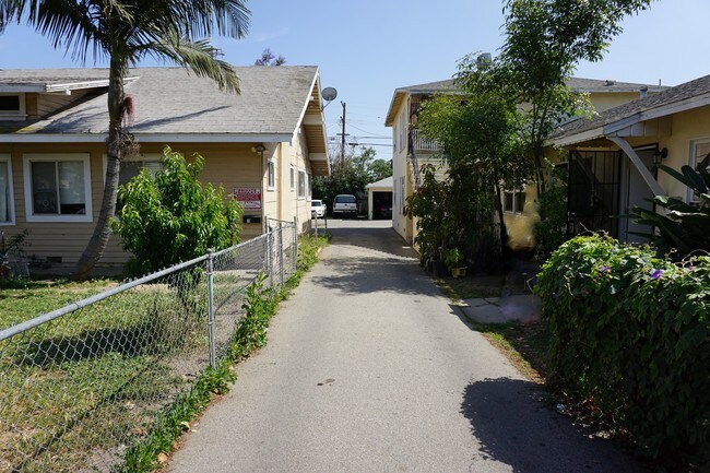 Foto del edificio - 14122 Delano St