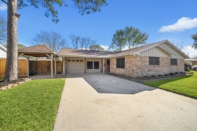 Building Photo - 1703 Raintree Dr