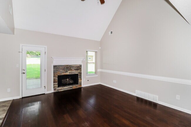 Foto del edificio - 2060 Greencliff Dr