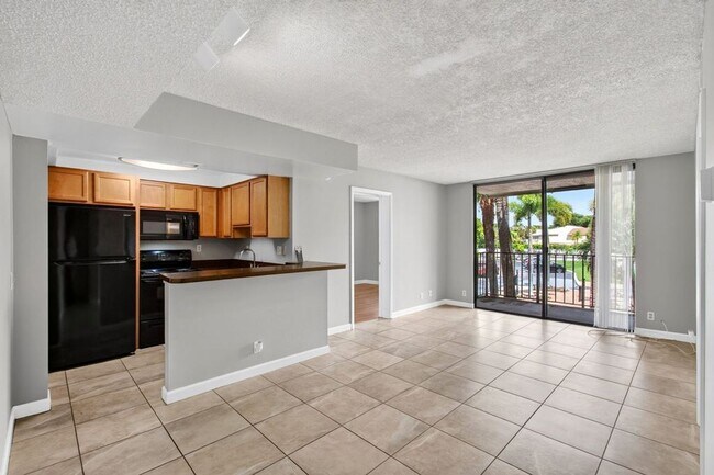 Photo - TWO BEDROOM TWO BATHROOM!! WATERFRONT COMMUNITY!! Apartment