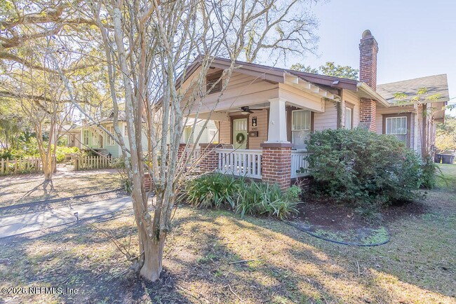 Building Photo - 1040 Cherry St