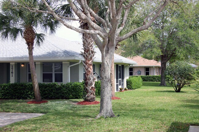 Building Photo - 1761 N Dovetail Dr