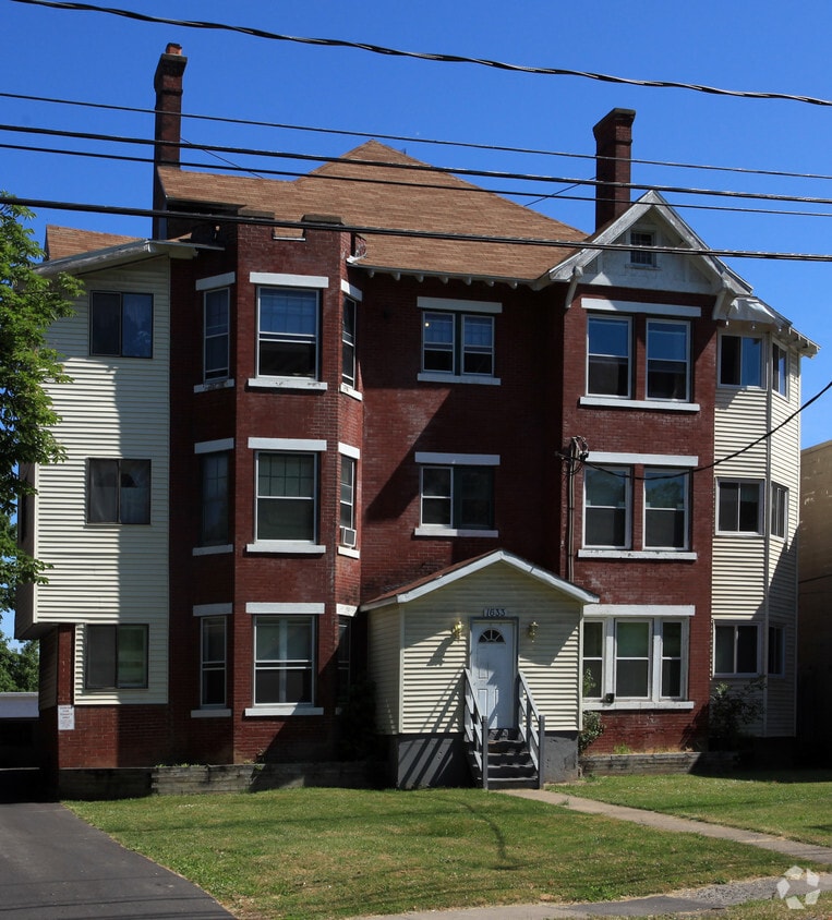 Primary Photo - 1633 E Genesee St