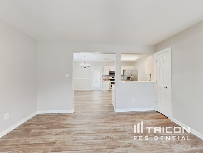 Building Photo - 144 Crown Side Dr