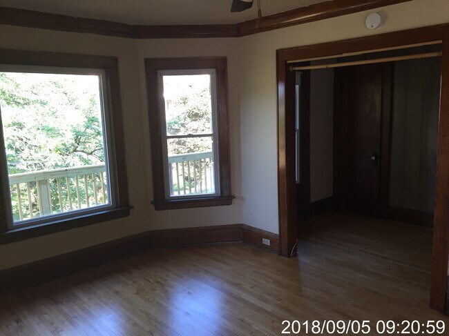 Building Photo - 510 N 32nd St