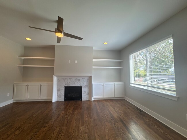Building Photo - Newer Construction with Open Floor Plan in...