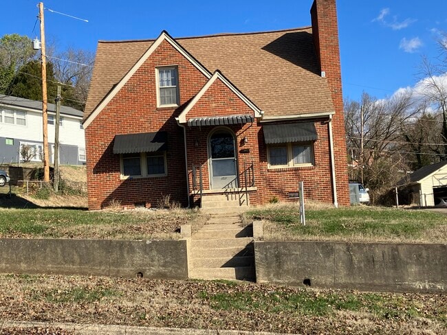 Building Photo - 685 Sherman Pl